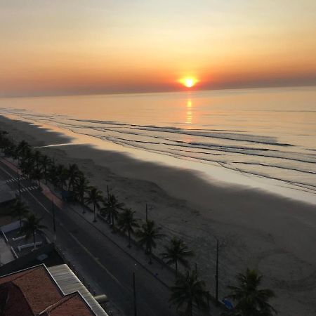 Mongagua Com Vista Para O Mar Pe Na Areia 외부 사진