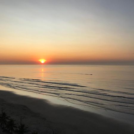 Mongagua Com Vista Para O Mar Pe Na Areia 외부 사진