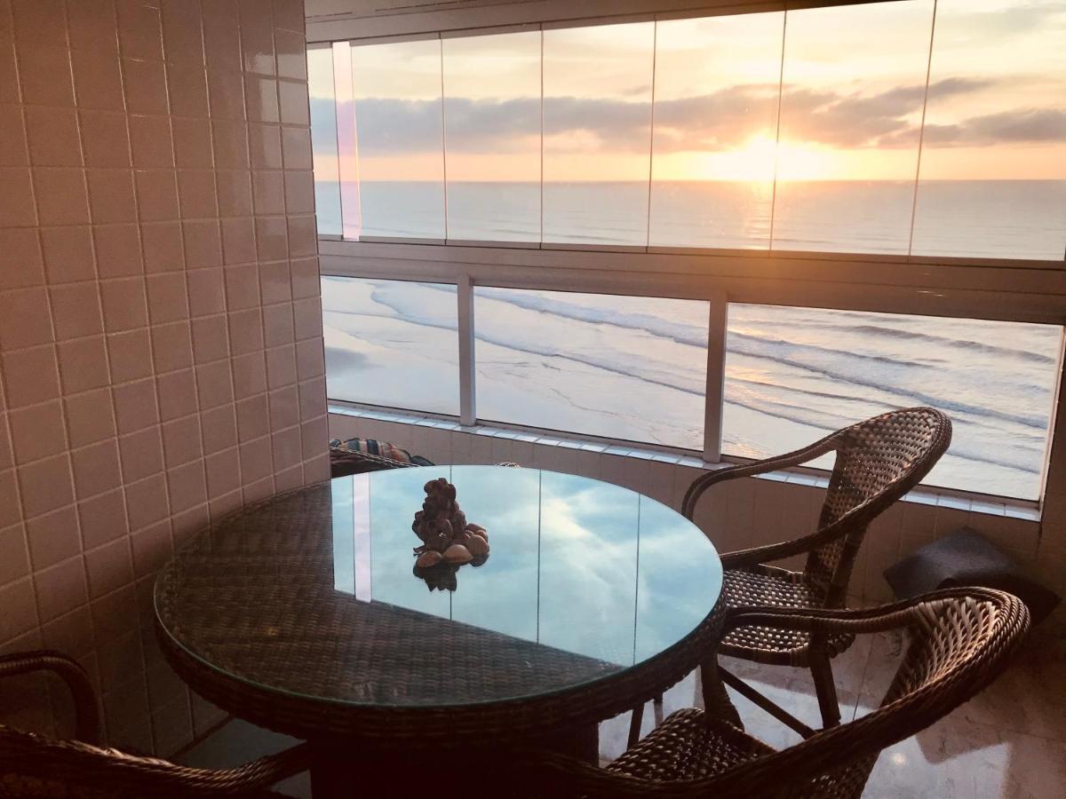 Mongagua Com Vista Para O Mar Pe Na Areia 외부 사진